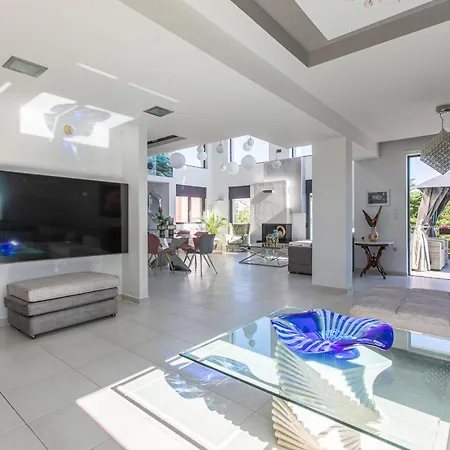 Crystal Waves Villa